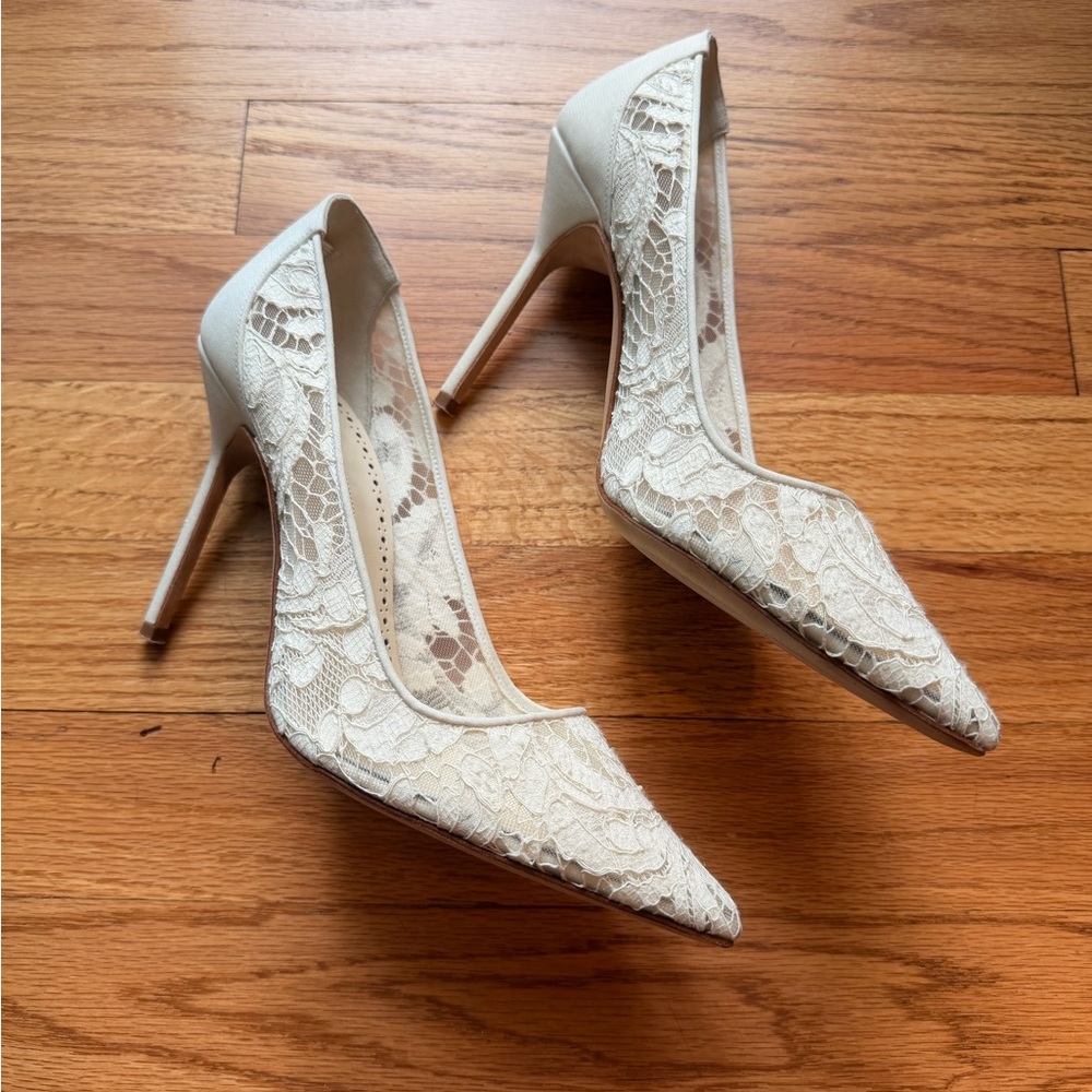 Manolo Blahnik Bride White Lace Pointed Toe Pumps IT 37 / US 7 Bridal Wedding - Picture 1 of 9